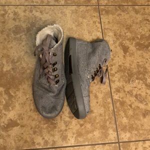 TOMS boots